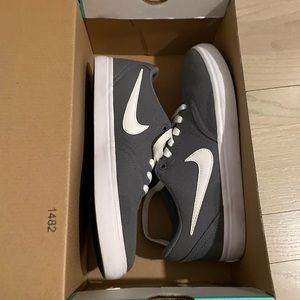 Nike SB Womens 7.5